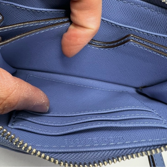 Michael Kors Jet Set Blue Pebbled Leather Zip Around Phone Wristlet Wallet - Picture 6 of 10